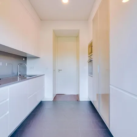 L'orangerie Modern 1bdr Apartment, Ground Floor *