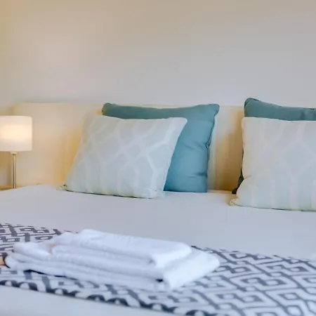 L'orangerie Modern 1bdr Apartment, Ground Floor Apartamento