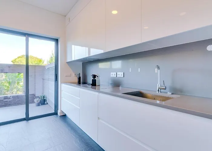 L'orangerie Modern 1bdr Apartment, Ground Floor