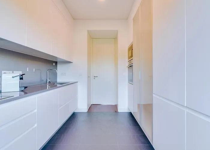 L'orangerie Modern 1bdr Apartment, Ground Floor *