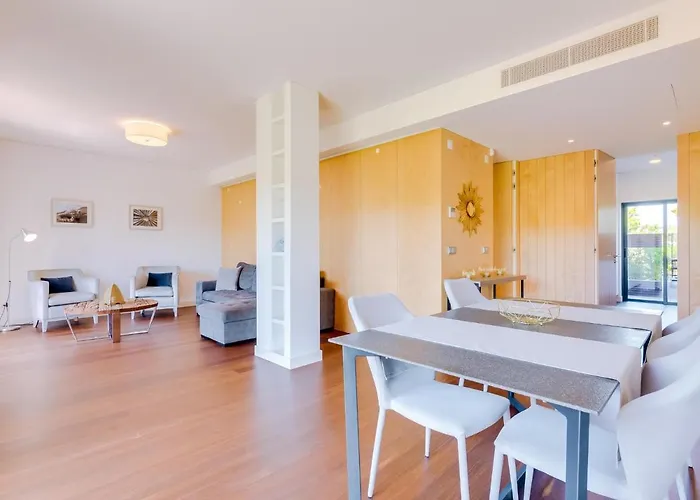 L'orangerie Modern 1bdr Apartment, Ground Floor