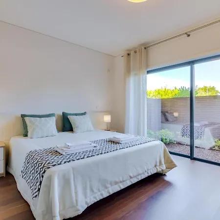 L'orangerie Modern 1bdr Apartment, Ground Floor Apartment Vilamoura