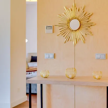 L'orangerie Modern 1bdr Apartment, Ground Floor Apartment *