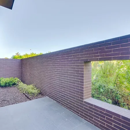 شقة L'orangerie Modern 1bdr Apartment, Ground Floor فيلامورا