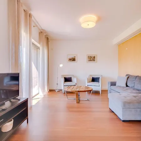 L'orangerie Modern 1bdr Apartment, Ground Floor דירה וילהמורה