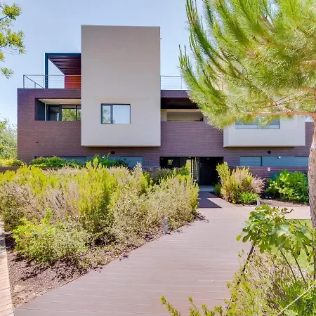 L'orangerie Modern 1bdr Apartment, Ground Floor *