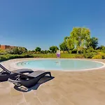شقة L'orangerie Modern 1bdr Apartment, Ground Floor فيلامورا