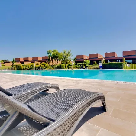 L'orangerie Modern 1bdr Apartment, Ground Floor Βιλαμούρα